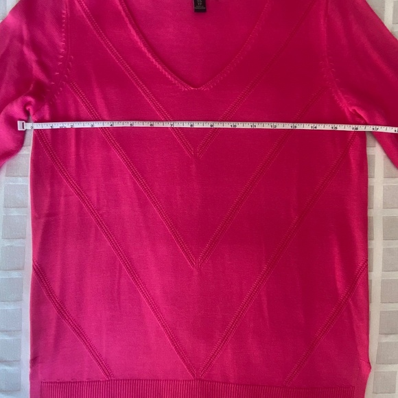 Banana Republic Lightweight V-Neck Sweater Fuchsia Pink - Picture 6 of 11